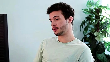 Teen brunette Layna Marie sucks and licks pussy