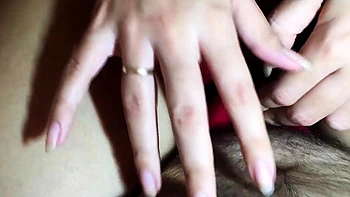 A cowgirl reverso com moagem de bunda seca fez o homem