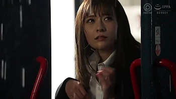 Estupro NTR: japonesa fodida brutal e traída