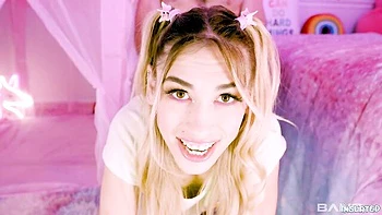 Delilah Day baisée en missionnaire