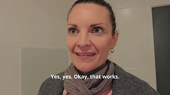 Estranho fode MILF gostosa de quatro e goza na bunda grande