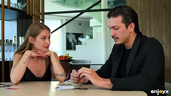 Tiffany Tatum blonde mince enculee avec grosse creampie anale