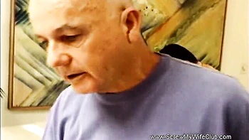 Esposa milf en trío duro con anal y cornudo