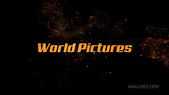 Natali com peitos e bunda grande recebe pau anal enorme e duro