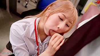 Einziger Typ zwischen frustrierten, geil busenstarken Schlampen, fickt 20x täglich