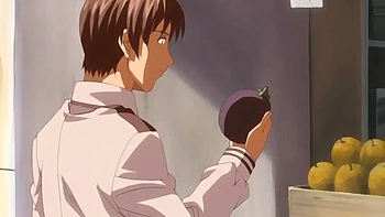 Asiatischer Hentai-Babe zeigt Dekolleté