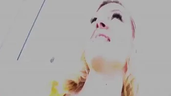 Алекс Лав с огромной задницей сосет и трахает негра в позах раком и наездницей