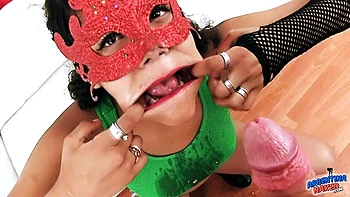 AN291: chupada y corrida en tetas grandes latina