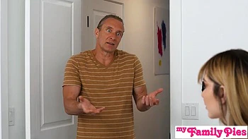 Waghalsige Demi Hawks: Fühlt sich dein Schwanz größer in meinem Mund an?