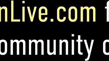 Julia Ann montando no estilo cowgirl com peitões