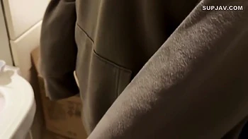 4637972 完全素人初撮り恥すかしかり屋て芋カワイイ18歳危険な生挿入たけとあまりの気持ちよさに感しまくり特典有り