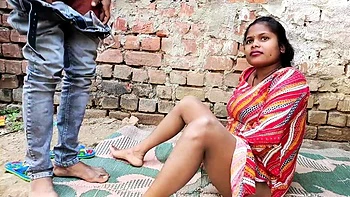 Индийская сиськастая трахается в рот жестко