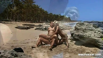 Boroka Balls y Kathy Campbel chupan putas y follan anal