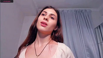 Amatrice nue en public