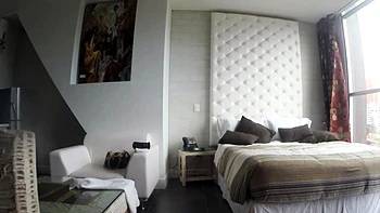 Zorra latina amateur follada en perrito POV