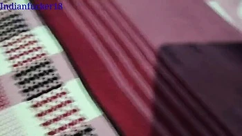 Esposa Desi fodendo a buceta em close com Bhabhi da vila