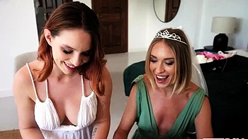 Leya Desantis y Angelika Grays follan anal en boda
