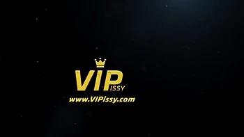 Lesbisches Piss-Spiel mit Bonny und VIPissy