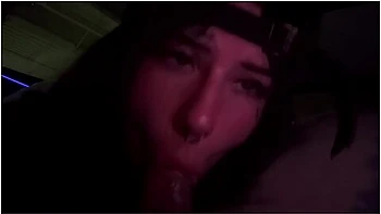 Tétant sa bite jusqu'à ce qu'il jouisse dans ma bouche