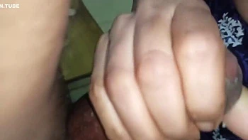 Sali bekommt großen Schwanz-Handjob mit Hindi-Sound