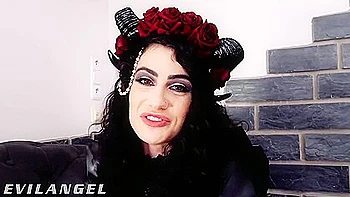 Goth Babe DP’d In 5-Dick Gangbang