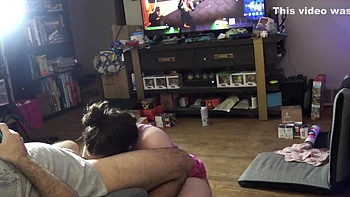 Gaming Blowjob For The Holidays - Gamer Girl