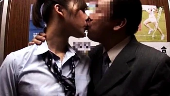 Asiatischer Blowjob und Hardcore Fick