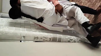 Девушка из Индии впервые жестко ебется в зад