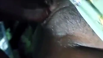 Follando a la esposa de mi amigo con leche india caliente