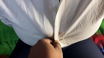 Épouse indienne poitrine généreuse baisée fort en POV