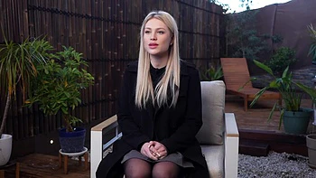 Кристал После Стриптиза Получает Награду с Большими Сиськами