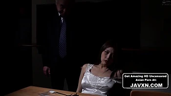 Японская MILF жестко трахается с дедулей