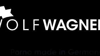 Kitty Blair hipnótica con garganta profunda y dedos