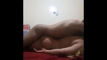 Arabische Ehefrau leckt ihrem Mann die Pussy zum Orgasmus nah dran