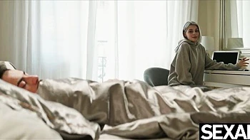 Francis X und Christy White lutschen Nippel, reiten Schwanz