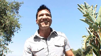 Asiatique suce la bite, baise en levrette et en cowgirl