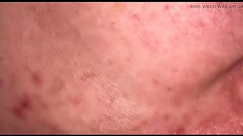 Leo15398 tiefer Blowjob mit cremigem Sperma im Mund Nahaufnahme