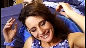 Hotwife wird im Cuckold-Gangbang mit DP und Arsch gefickt