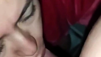 Engolindo a porra de madrugada