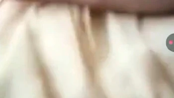 Fuite vidéo sexy d’une Youtubeuse indienne poilue