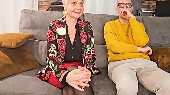 Vídeo personalizado: mírame que me follan coño y culo