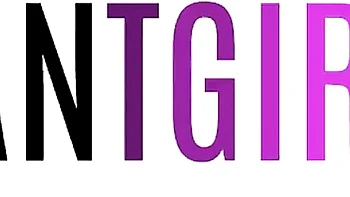 Азиатская транссексуалка мастурбирует в бикини 60fps