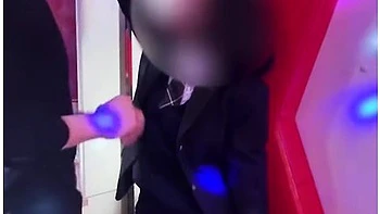 Chica japonesa de 18 años recibe creampie gonzo