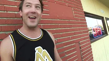 Johnny Sins & Priya Rai ficken mit spritzenden großen Titten