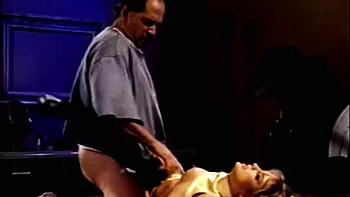 Loira vintage chupando pau no Stripchat