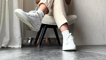Goddess Grazi’s Sexy Solo Foot Fetish Fun