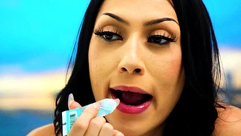 Judy Jolie et Kali Roses vous séduisent avec doigts et jouets