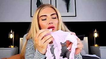 Dommelia - Step-Mommy Got Bred By BBC