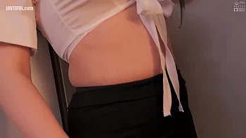 Asiatische Büro-Dame wird hart gefickt