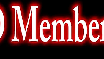 Charlee Chase verwöhnt großen Schwanz unter Wasser